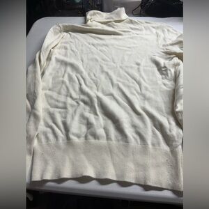 White classic turtle neck